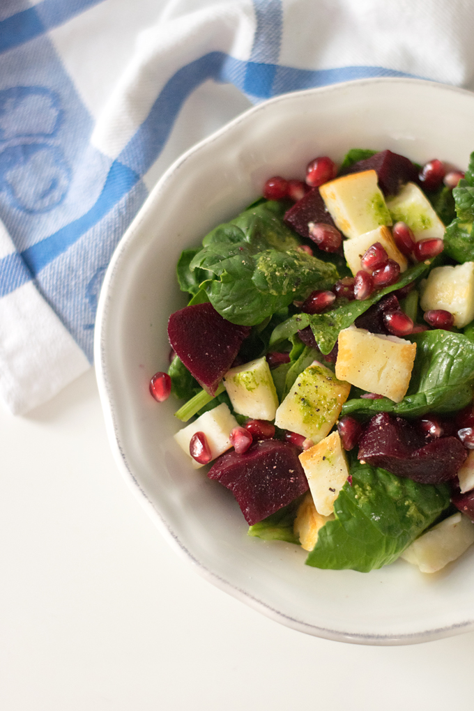Spinat-Halloumi-Salat mit Roten Rüben Bärlauchdressing